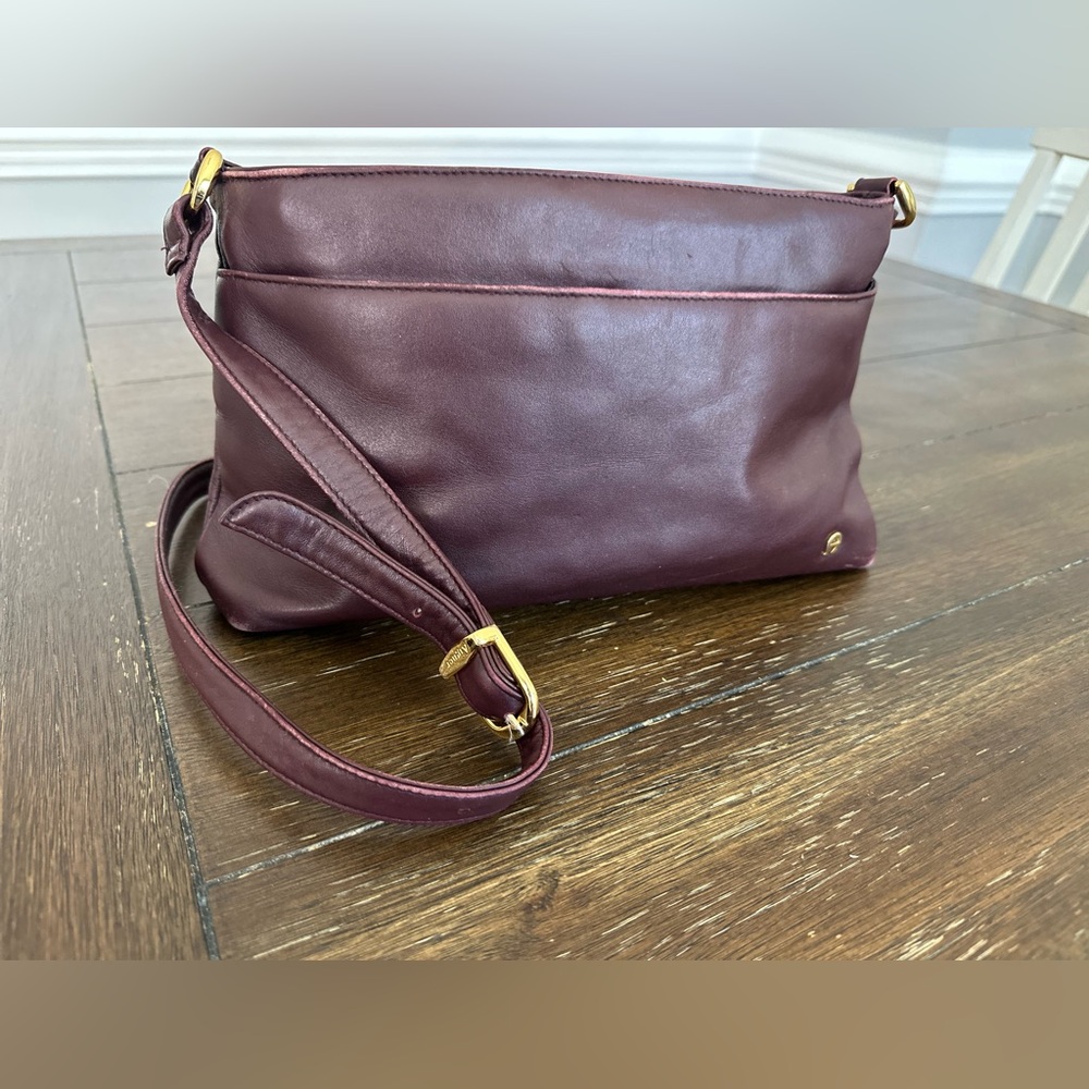 Vintage Etienne Aigner cross body bag
